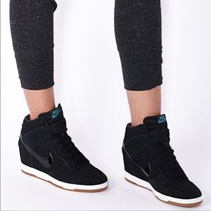 Nike women ski high essential casual shoes
